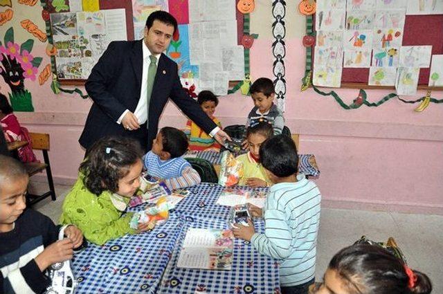 Akçakale Kaymakamı Eyüp Fırat, Yeni Atanan Öğretmenlerle Bir Araya Geldi