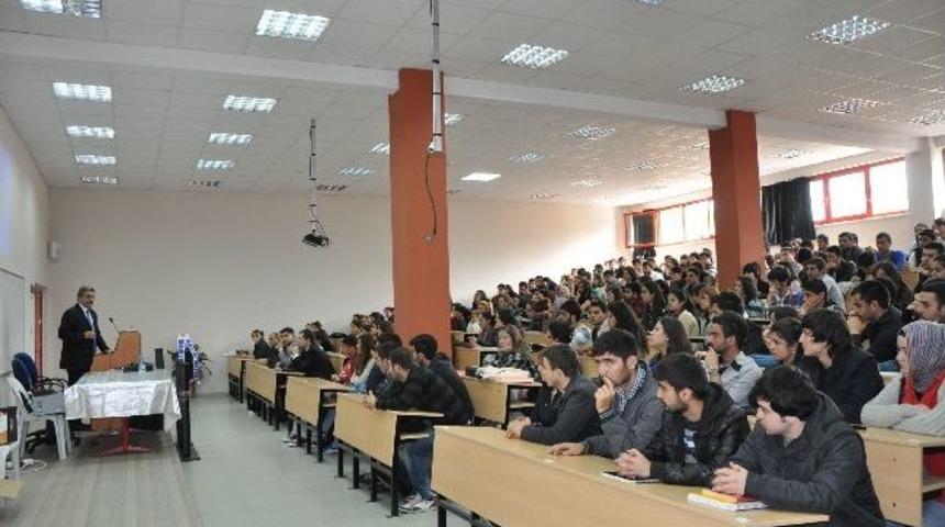 Başkan Alıcık&rsquo;tan &Uuml;niversite &Ouml;ğrencilerine Konferans
