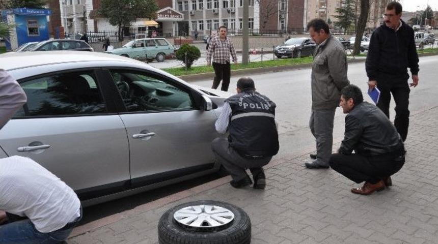 Bafra'da 5 Aracın Lastiği Kesildi