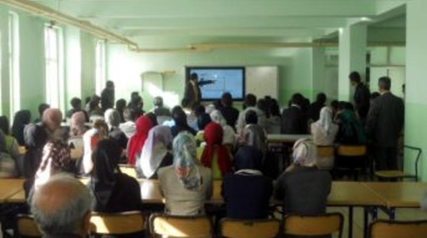 Polislerden &Ouml;ğrencilere Uyuşturucu Semineri