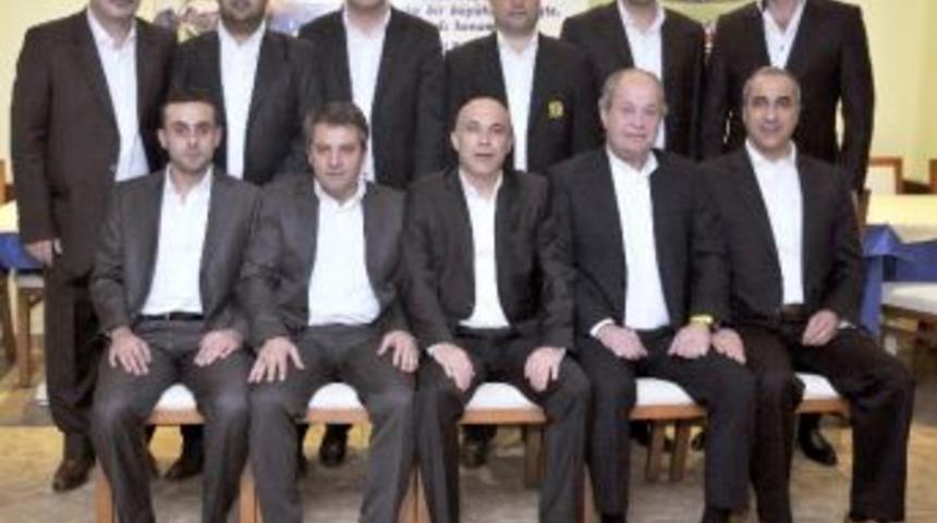 İzmir Fenerbah&ccedil;eliler Derneği Başkanı, İkinci Kez Cem &Ccedil;alışkan Oldu