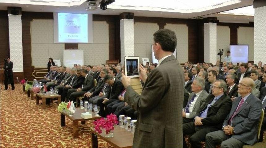 D&uuml;zce Valisi Adnan Yılmaz T&uuml;m Konuşmalarını Kameraya Aldırıyor