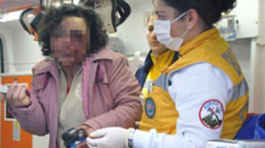 &Ouml;nce d&ouml;v&uuml;p bı&ccedil;akladı, ardından da hatır sordu