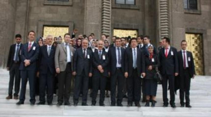 Ak Parti Gen&ccedil;lik Kolları &Uuml;niversite Birimi Başkent Gezisi D&uuml;zenledi