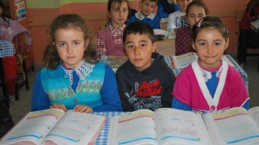 Pazarlar İlkokulu'nda 3 T&uuml;rkiye Şampiyonu &Ccedil;ıktı