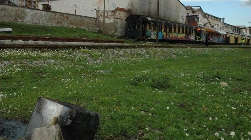 Atıl Vagonda &Ccedil;ıkan Yangın S&ouml;nd&uuml;r&uuml;ld&uuml;