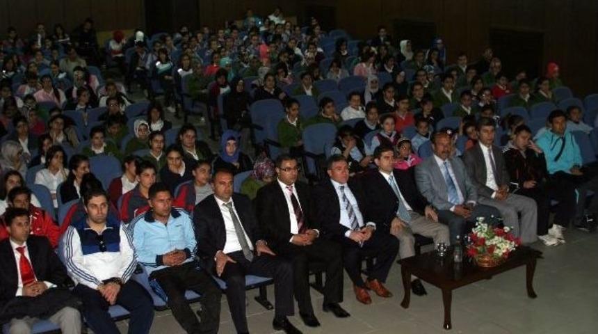 Siirt&rsquo;te 'kadın Futbolunu Geliştirme' Paneli