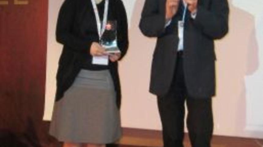 Do&ccedil;. Dr. &Ccedil;adırcı, Teşvik &Ouml;d&uuml;l&uuml;n&uuml; Aldı