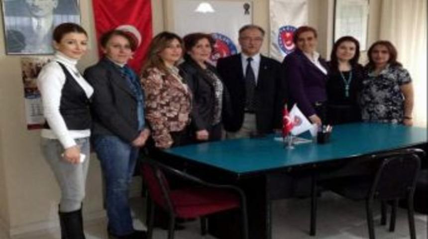 Mhp Kadın Kollarından T&uuml;rk Sağlık-sen&rsquo;e Ziyaret