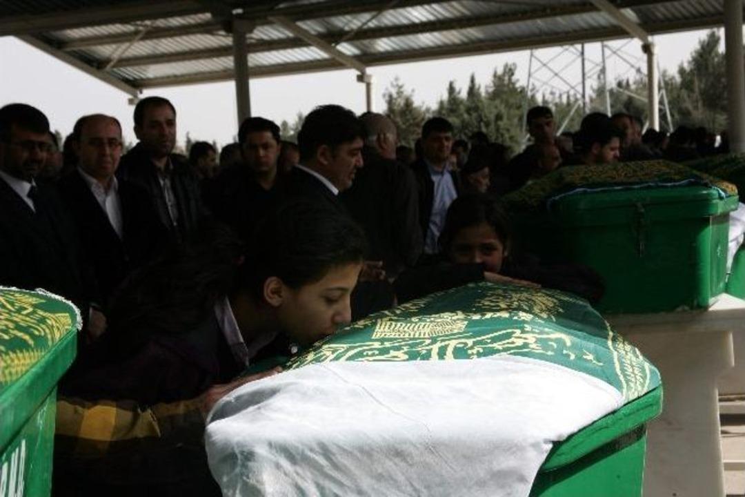 Yanlışlıkla &Ouml;ld&uuml;r&uuml;len 5 Kişinin Yakınlarının G&ouml;zyaşı Seli