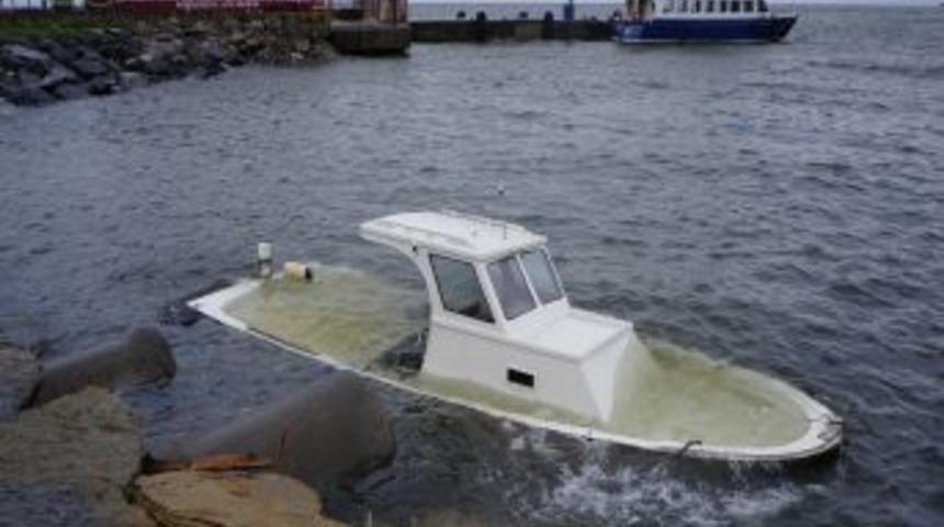 Lodos Tekne Batırdı