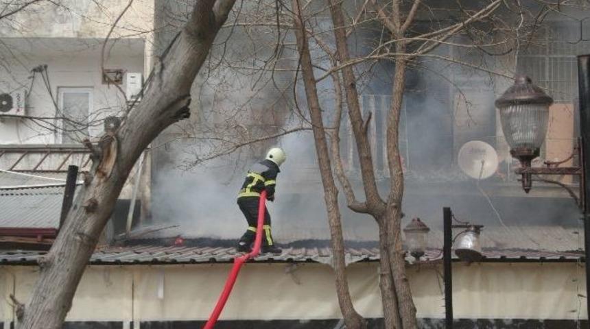 Alışveriş Merkezinde Yangın Paniği