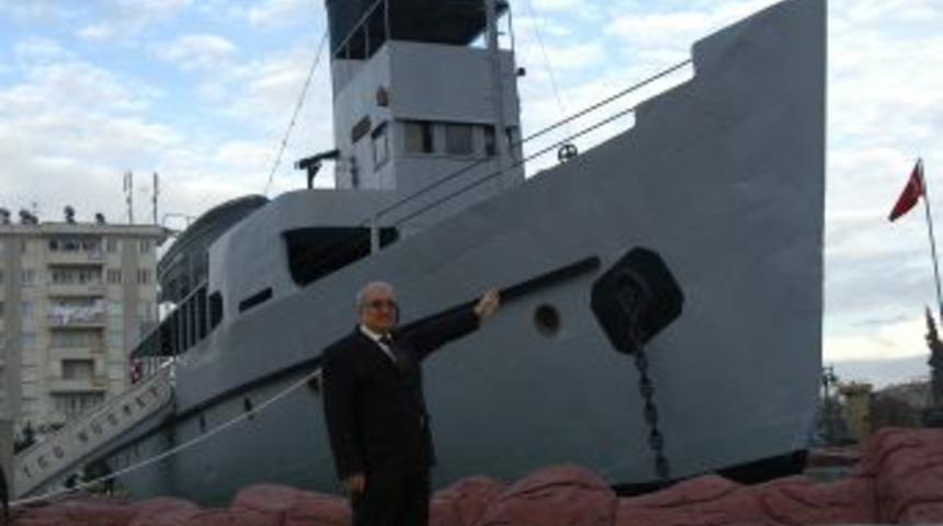 &ldquo;&Ccedil;anakkale T&Uuml;rk tarihine altın harflerle yazılmış zaferdir&rdquo;