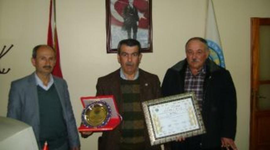 Soma Ziraat Odası'na "&ccedil;ift&ccedil;i Dostu Şeref Belgesi" Verildi