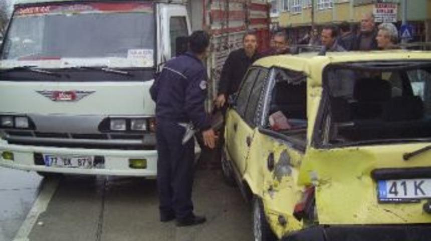 Yağışlı Hava Kazalara Neden Oldu