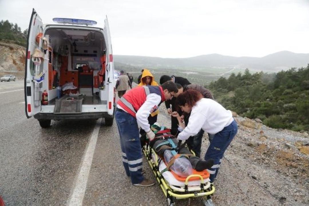 Para Nakil Aracı Şarampole Devrildi