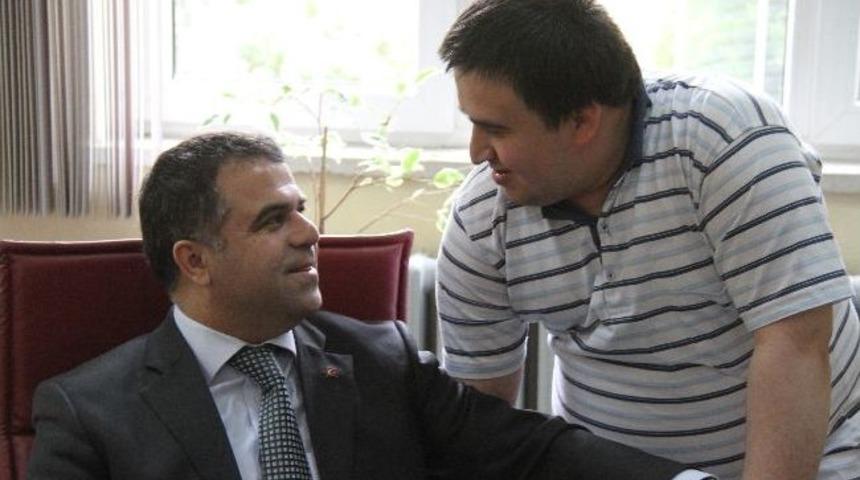 Aksoy, Hasan Gemici Eğitim Uygulama Okulunu Ziyaret Etti