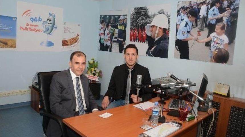 Erzurum Polis Radyosunun Konukları Nurullah Ak&ccedil;ayır, Do&ccedil; Dr.serhat Van&ccedil;elik Ve Op. Dr. Volkan Yurtman, Oldu