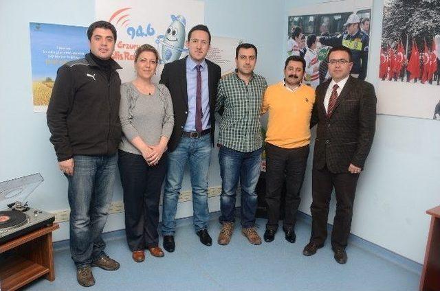 Erzurum Polis Radyosunun Konukları Nurullah Akçayır, Doç Dr.serhat Vançelik Ve Op. Dr. Volkan Yurtman, Oldu