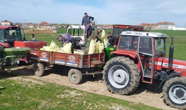 Uzunköprü Meralarında Islah Amaçlı Gübreleme Çalışmaları Başladı