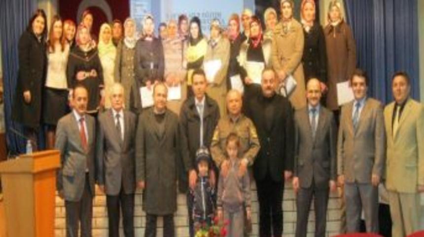 Aile Eğitiminde Kursiyerlere Sertifikaları Verildi