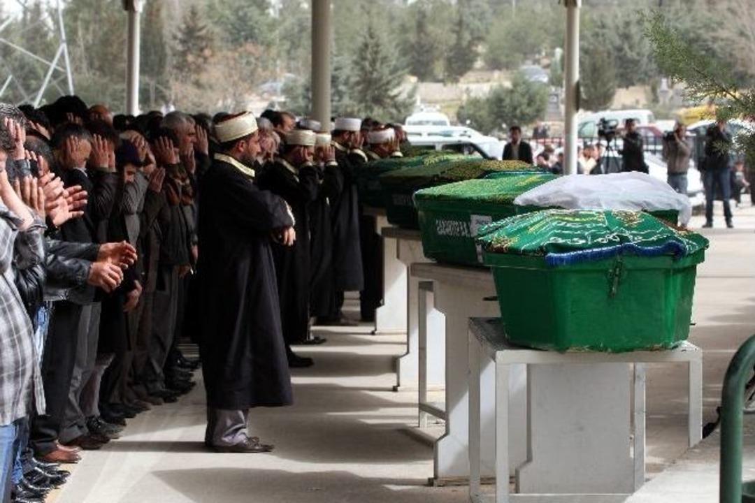 Gaziantep&rsquo;teki Silahla Saldırıda &Ouml;lenler Toprağa Verildi
