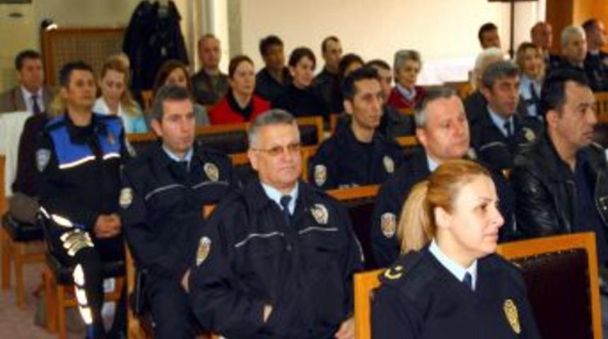 Konferansa Katılan Polisler Hem H&uuml;z&uuml;nlendi Hem De Gururlandırdı