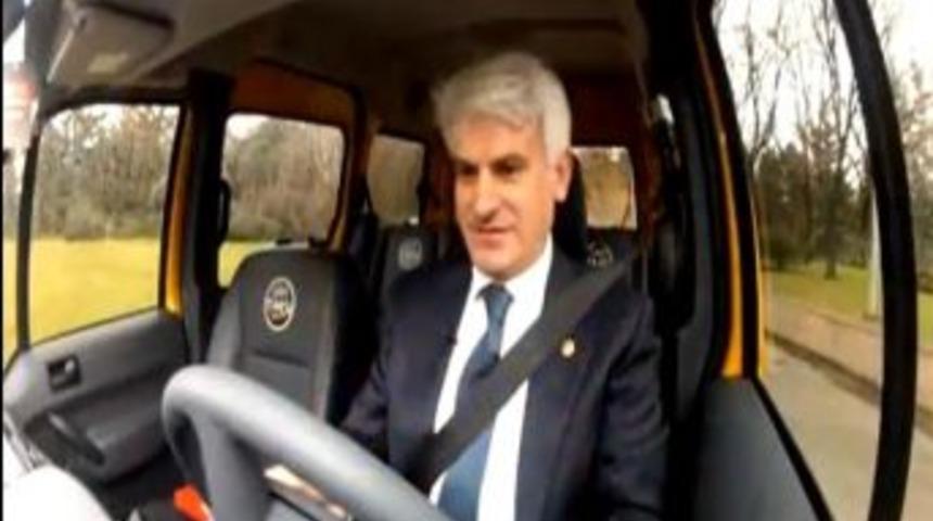 Milletvekili H&uuml;seyin Şahin Meclis Taksi&rsquo;nin Direksiyonunda