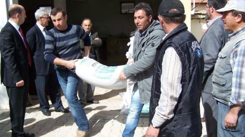 Karaman&rsquo;da &Ccedil;ift&ccedil;ilere 14 Ton Fiğ Tohumu Dağıtıldı