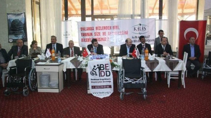 Kilis'te 80 Suriyeliye Tekerlekli Sandalye Dağıtıldı