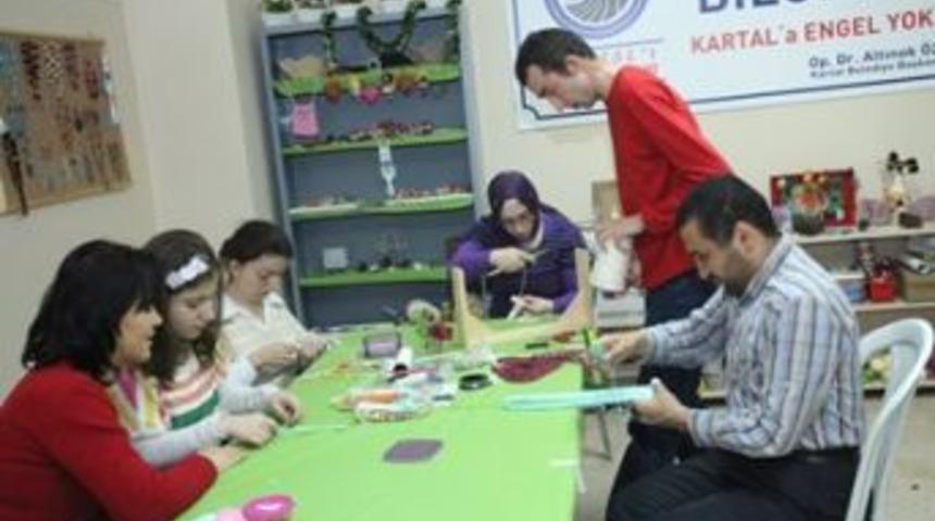 Kartal&rsquo;da Engelsiz &Uuml;retim At&ouml;lyesi İlgi Merkezi