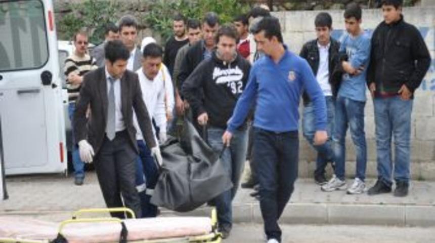 Cezaevinden Izine Geldi Evinde &Ouml;l&uuml; Bulundu