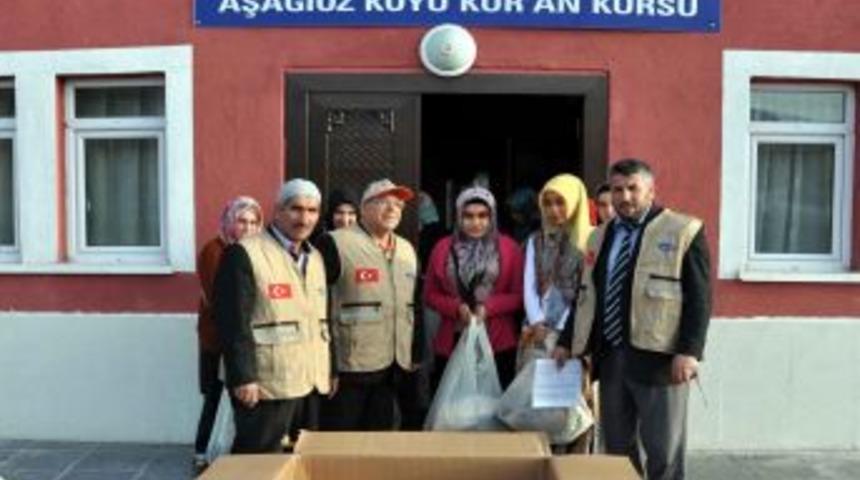 Kimse Yok Mu'dan Ku'ran Kursu &Ouml;ğrencilerine Giyecek Yardımı