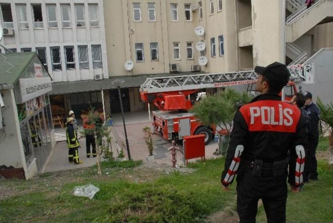 İşsiz Gen&ccedil;, Hastanenin &Ccedil;atısında İntihara Kalkıştı