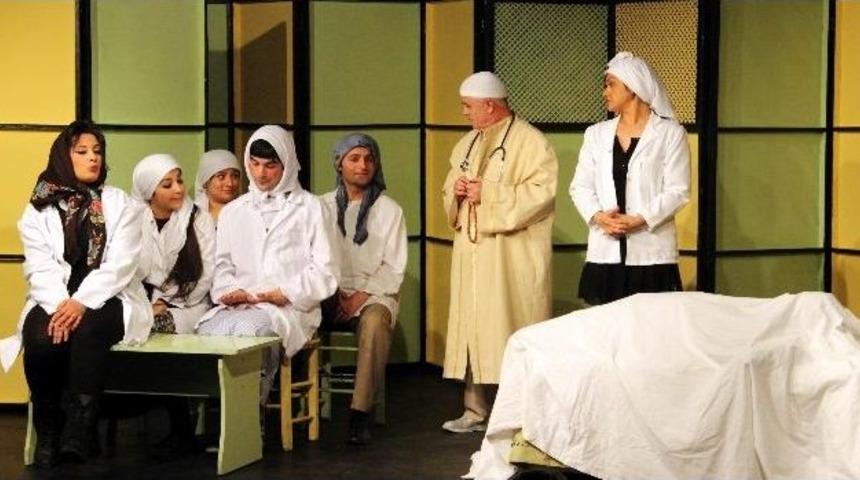 ‘kelepir Tiyatro’ İlgiyle İzlendi