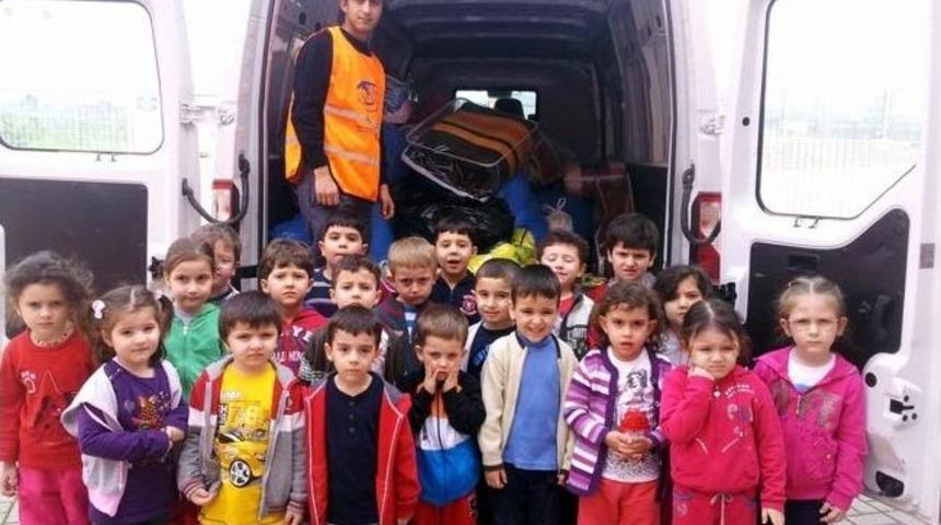 G&ouml;nenli &Ouml;ğrencilerden Suriyeli M&uuml;ltecilere Yardım