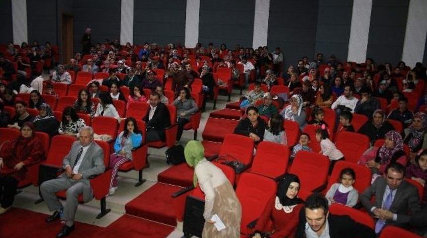 İngilizce’de Başarılı Olanlar Ödüllendirildi