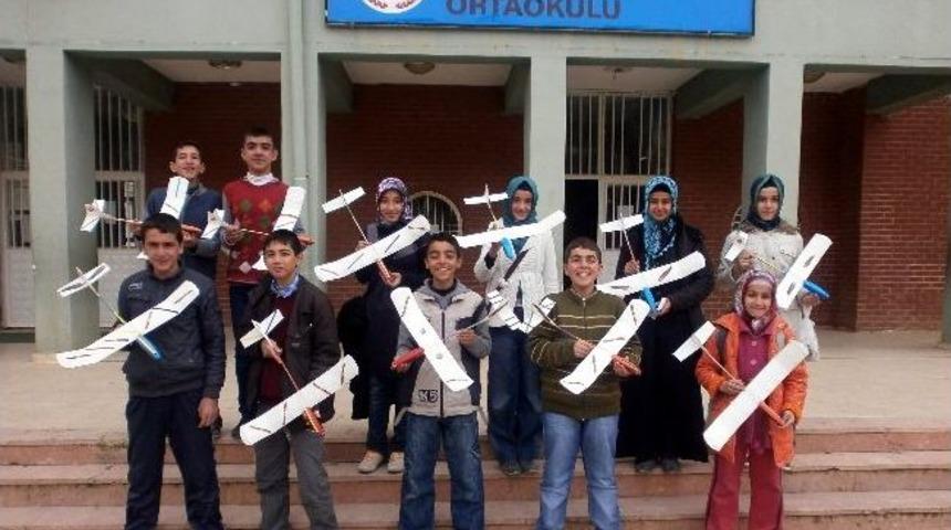 &Ouml;ğrenciler İlk Model U&ccedil;aklarını Yaptı