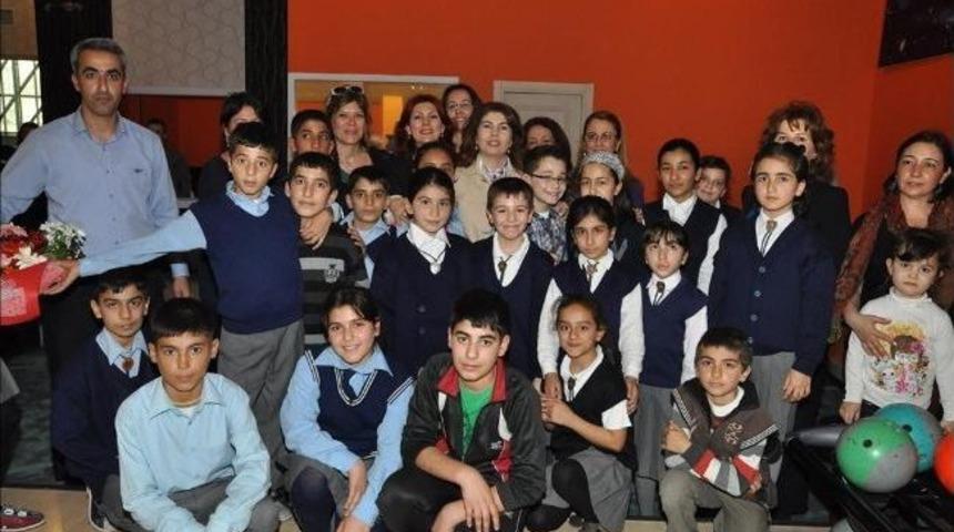 Ayşe G&uuml;zeloğlu &Ccedil;ocuklarla Buluştu
