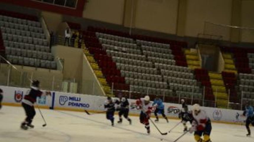 Buz Hokeyi S&uuml;per Lig Play Off Ma&ccedil;ları Erzurum&rsquo;da