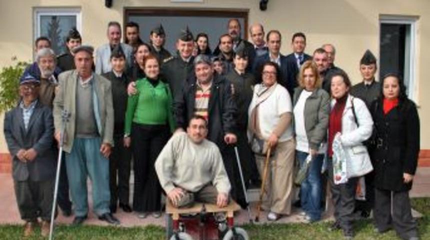 Adanalı Engelliler, Jandarma Komutanlığı'nı Ziyaret Etti