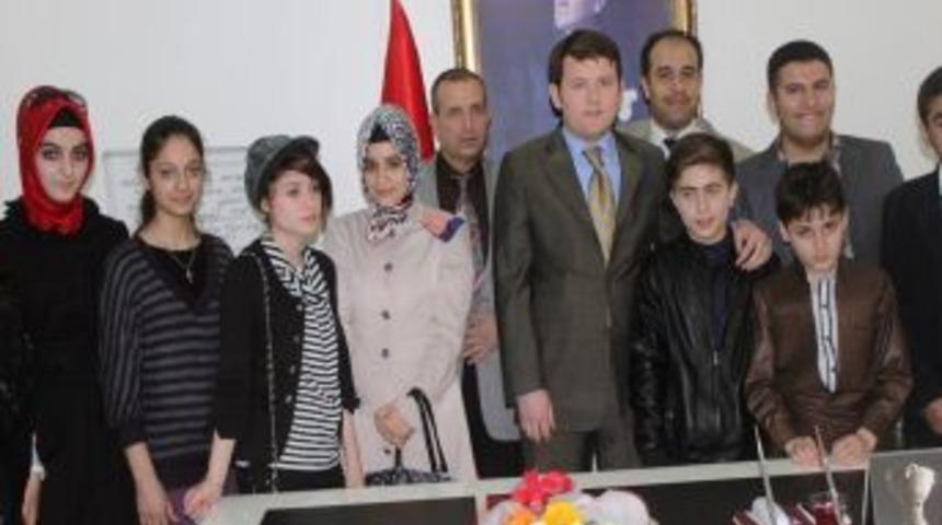 Iraklı &Ouml;ğrenciler Cizre Kaymakamı Şenol Koca&rsquo;yı Ziyaret Etti