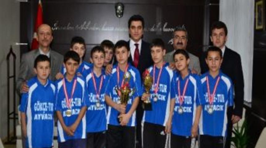 Ayvacıklı &Ouml;ğrencilerin Sportif Başarısı