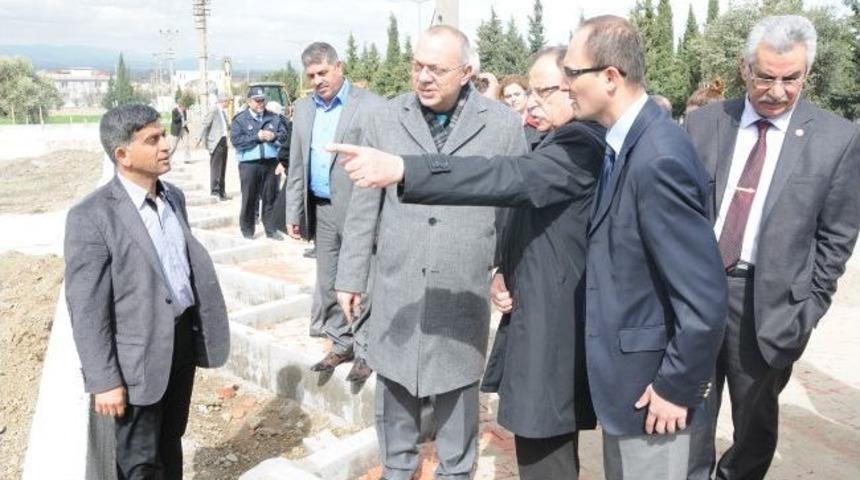 Başkan Erg&uuml;n Yeni Mezar Alanlarını İnceledi