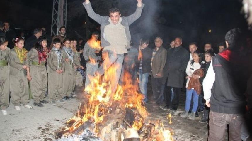 Başkale&rsquo;de Havai Fişekli Nevruz Kutlaması