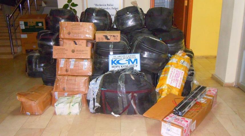 Artvin'de Yabancı Şahısta Ka&ccedil;ak Tekstil Mazemesi Ele Ge&ccedil;irildi