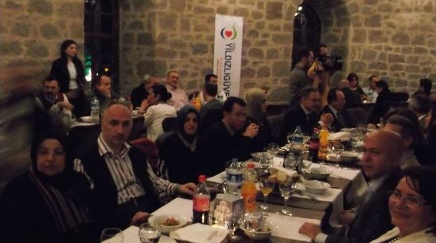 Trabzon &Ouml;zel Yıldızlıg&uuml;ven Hastanesi Doktorları Yemekte Bir Araya Geldi