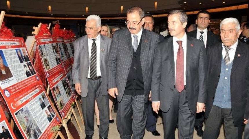 Şahinbey Belediyesi Ve Şehit Ailerinden Gazikentin Şehitleri Sergisi