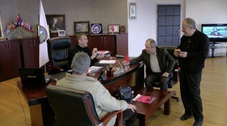 Sakarya'dan Gelen İnşaat M&uuml;hendisleri Başkan Albayrak'ı Ziyaret Etti