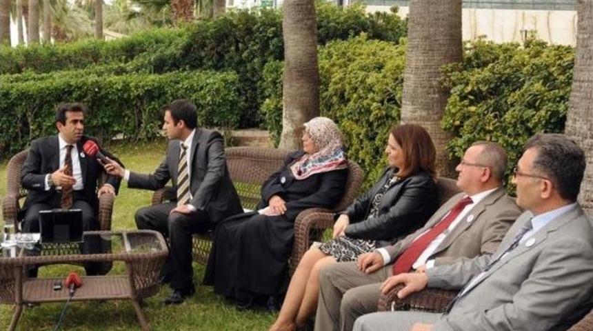 Vali G&uuml;zeloğlu G&ouml;n&uuml;l El&ccedil;ileri Projesini Anlattı.